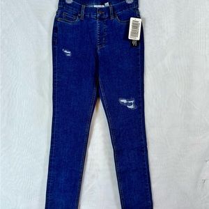 NWT Denim&Co Women’s straight Leg Stretch Jeans / 4 Regular